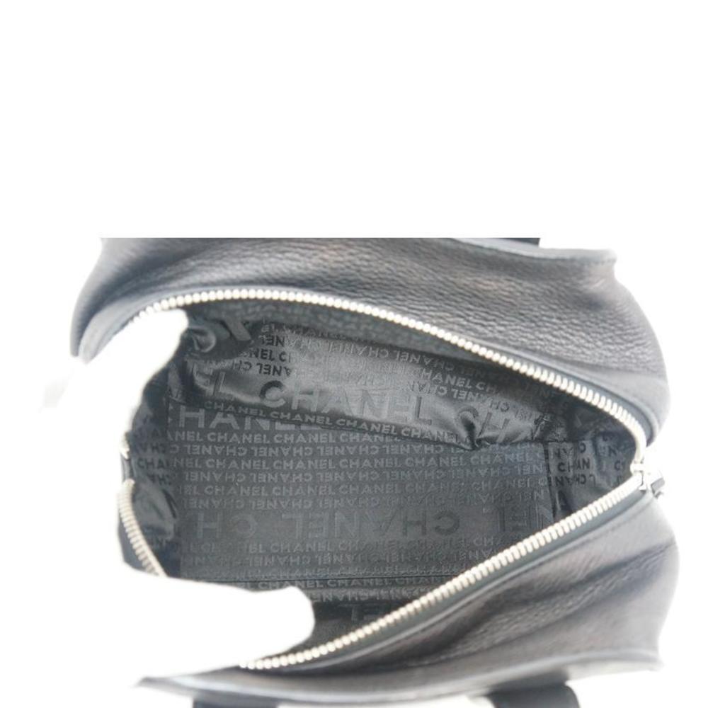Chanel Mini Hand Leather - Picture 6 of 12
